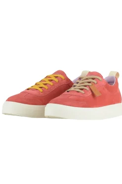 Sneakers in suede